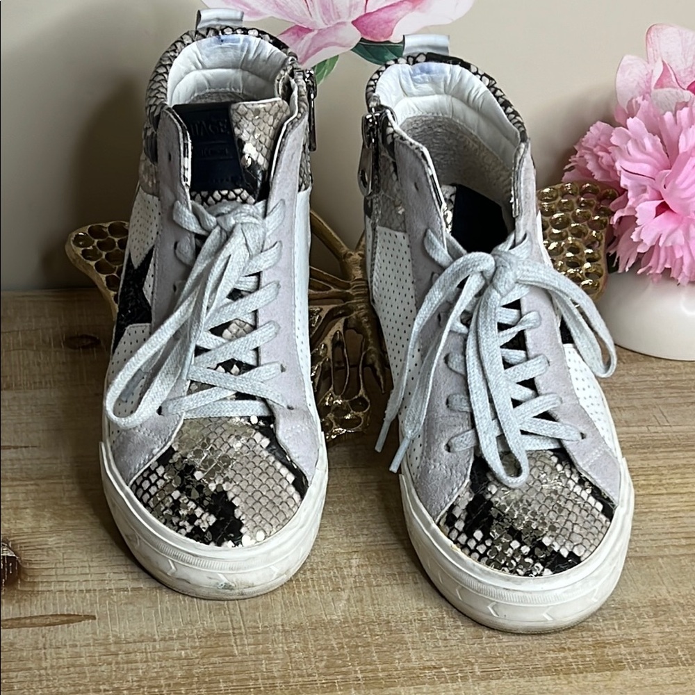 Vintage White and Black High-Top Sneakers with Snake Print.1-26
